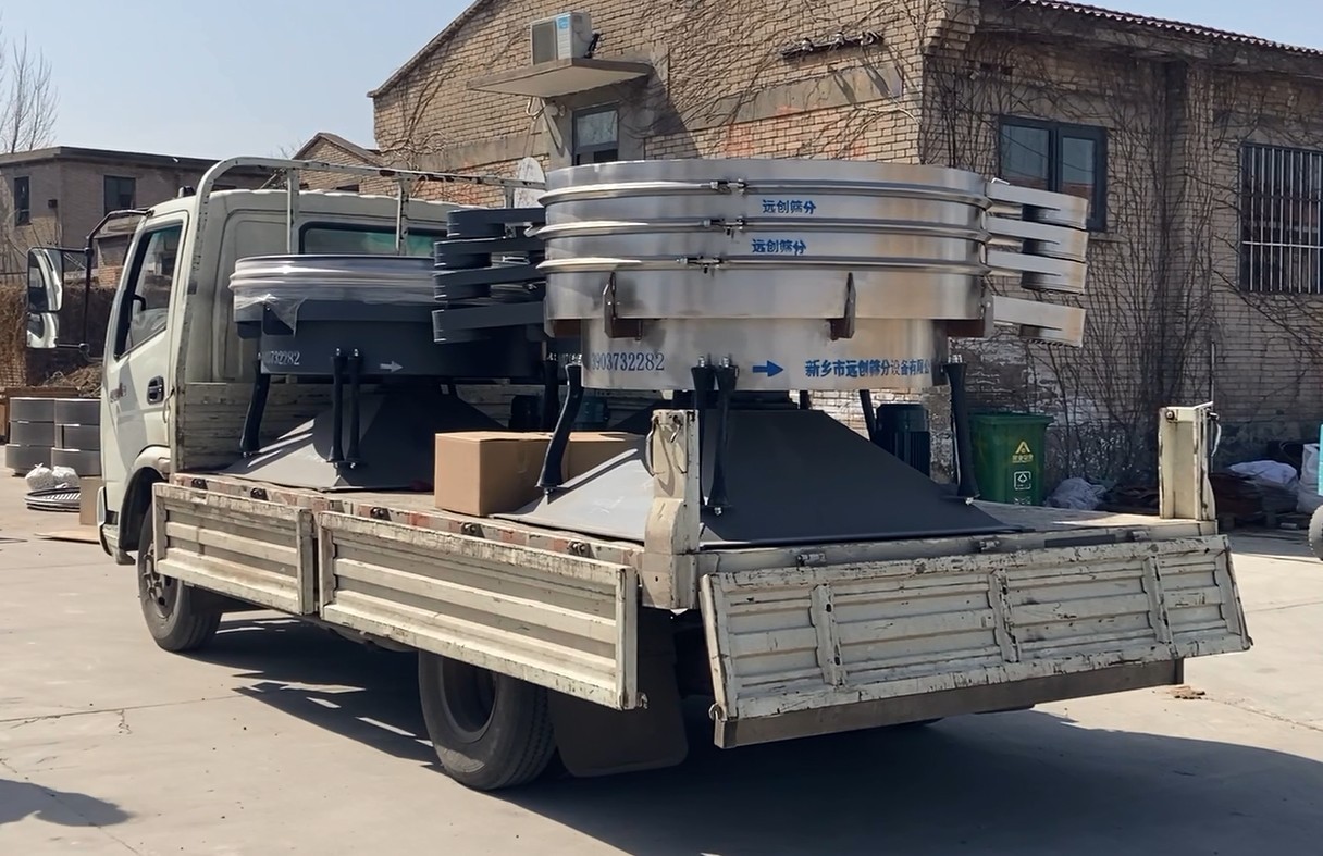 Delivery of swinging screens
